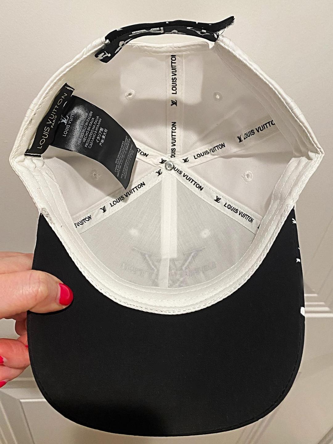 BLACK AND WHITE UNISEX ADJUSTABLE BASEBALL CAP
