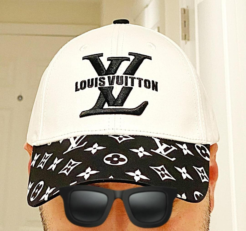 BLACK AND WHITE UNISEX ADJUSTABLE BASEBALL CAP