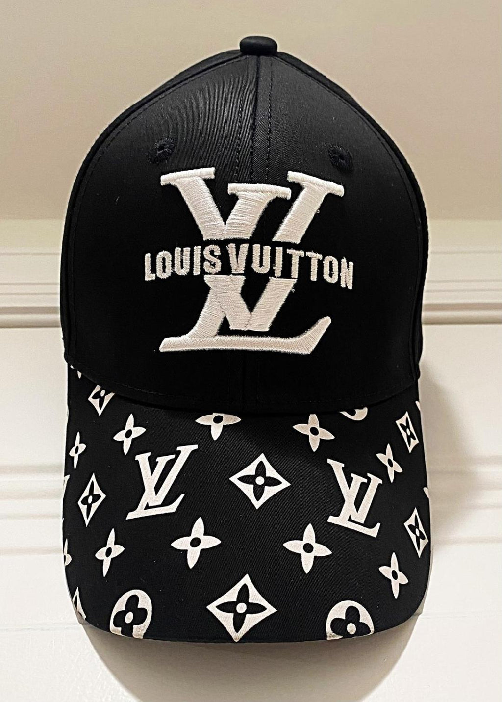 BLACK AND WHITE UNISEX ADJUSTABLE BASEBALL CAP (Copy)