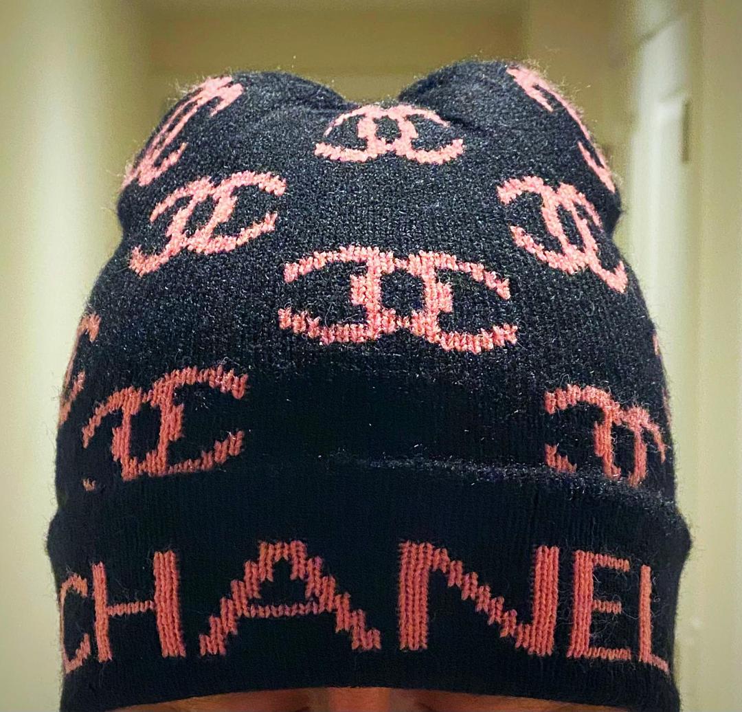 BLACK AND PINK WOMEN'S BEANIE