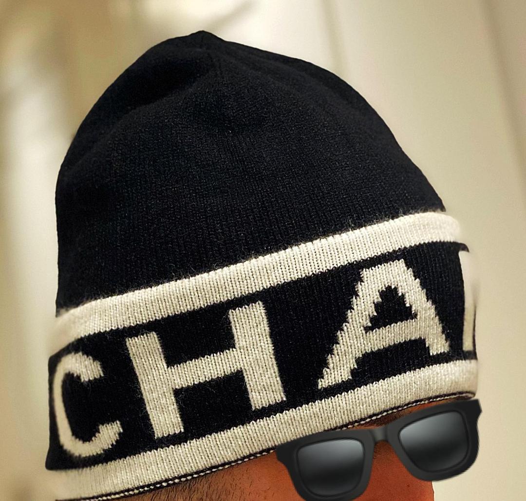 BLACK AND WHITE UNISEX BEANIE