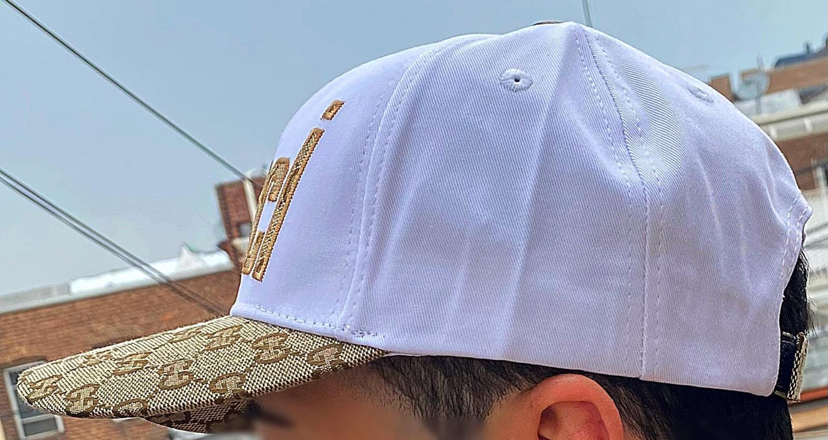 WHITE AND BROWN UNISEX ADJUSTABLE BASEBALL CAP