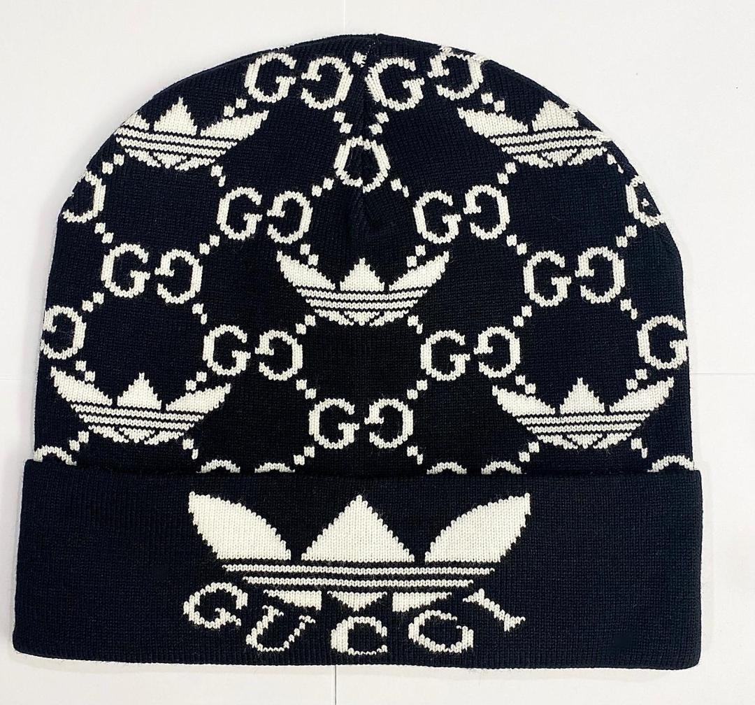 BLACK AND WHITE UNISEX BEANIE