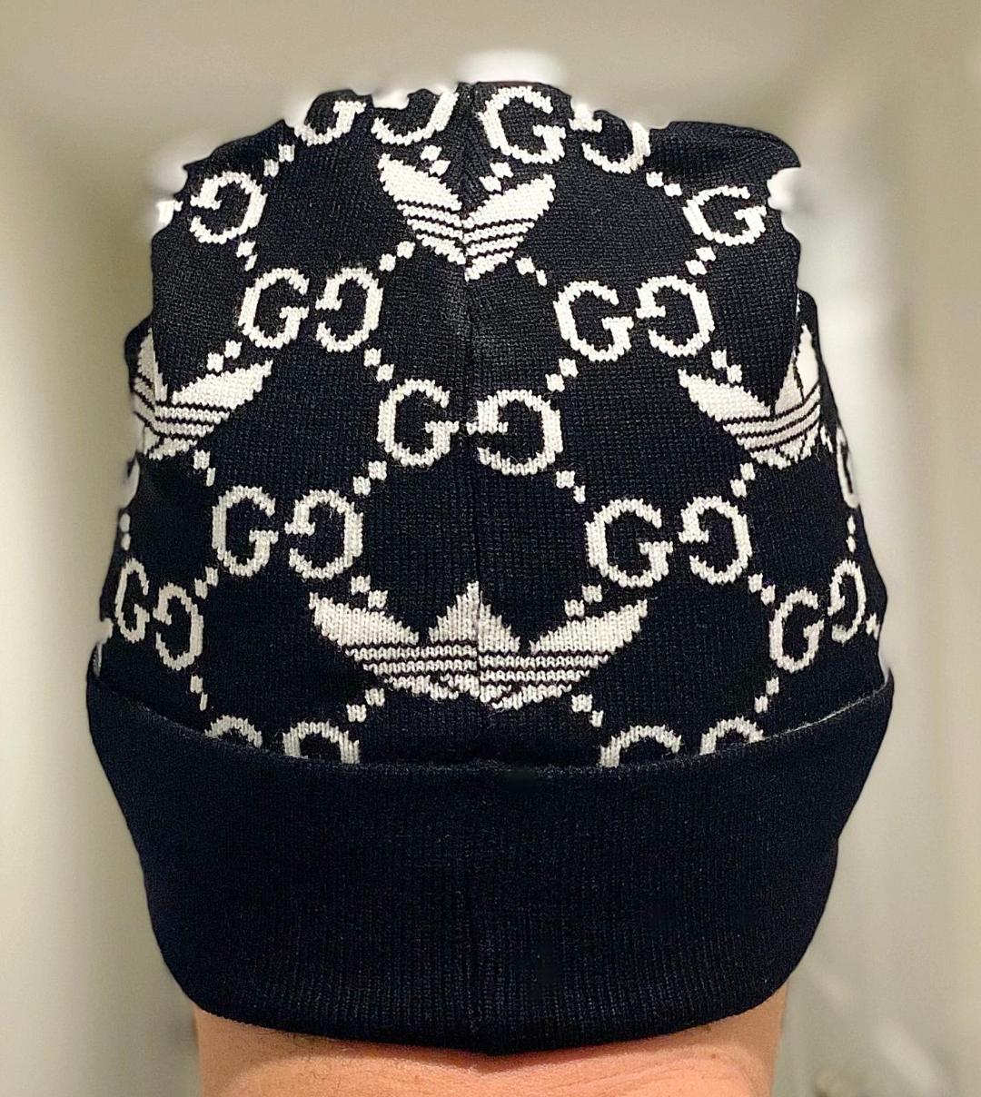 BLACK AND WHITE UNISEX BEANIE